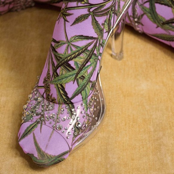Mary Jane Strathcona Socks (Purple) - Picture 1 of 1